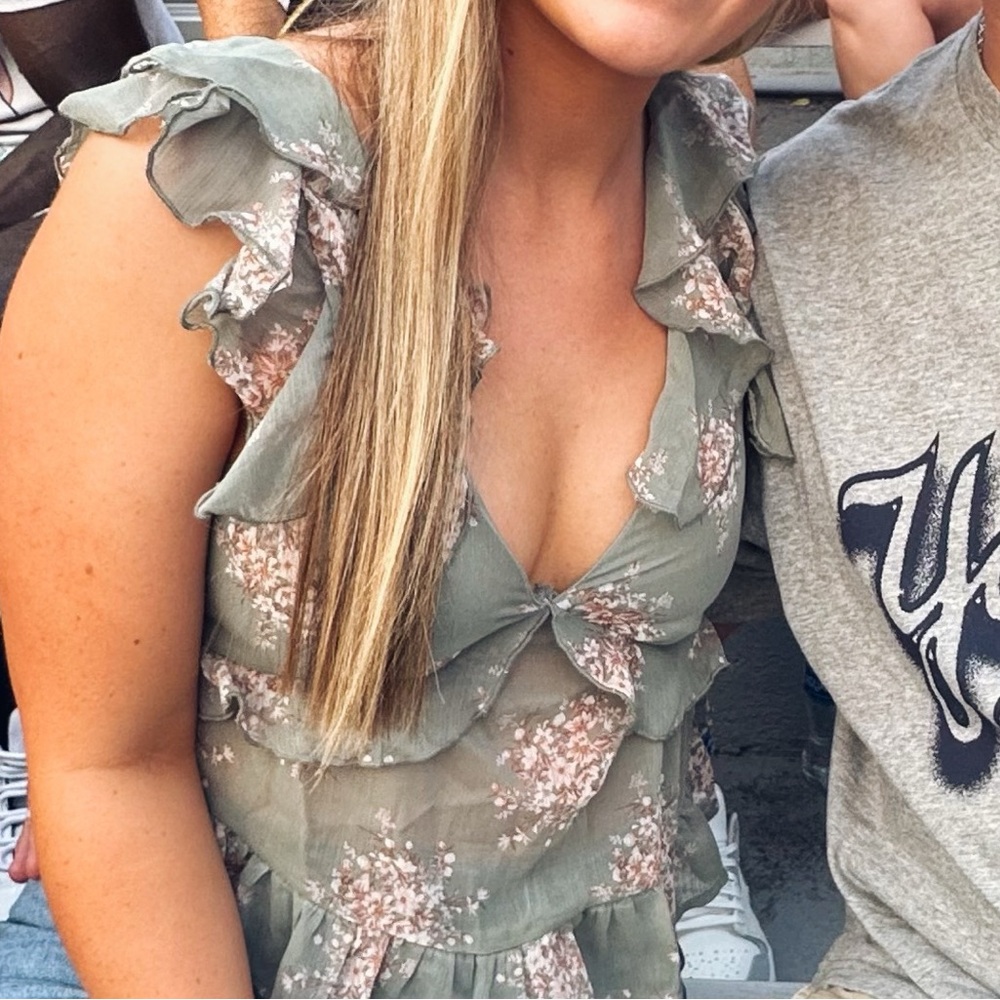 Floral Ruffle Blouse